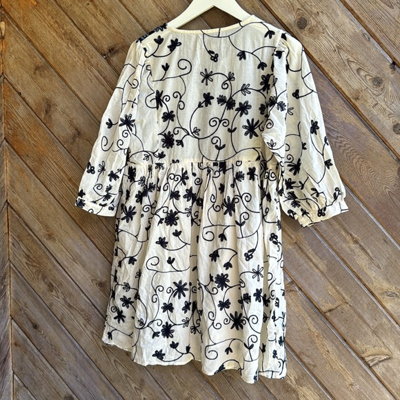 Hayden navy blue and ivory cream foral embroidered baby doll dress size medium - Picture 5 of 5